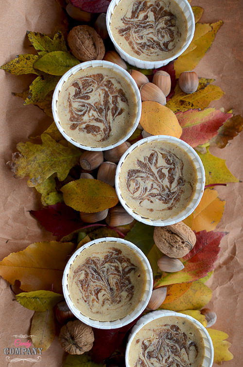 Walnut & pumpkin mini swirl cheesecake is a great autumn dessert, easy to make, delicious and full of flavors. Crunchy graham and walnut crust, smooth pumpkin cheesecake and walnut cinnamon swirl.