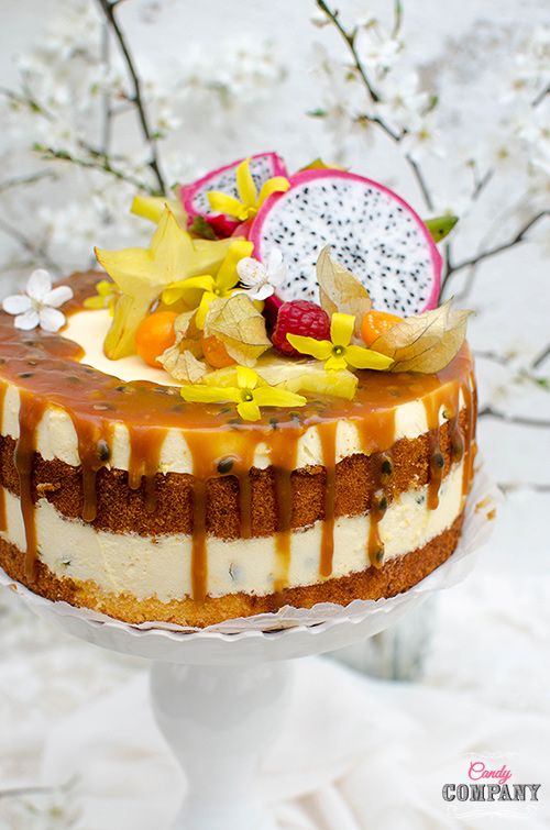 Passion fruit cake with passion fruit caramel and orange sponge cake. Pithaja decorated