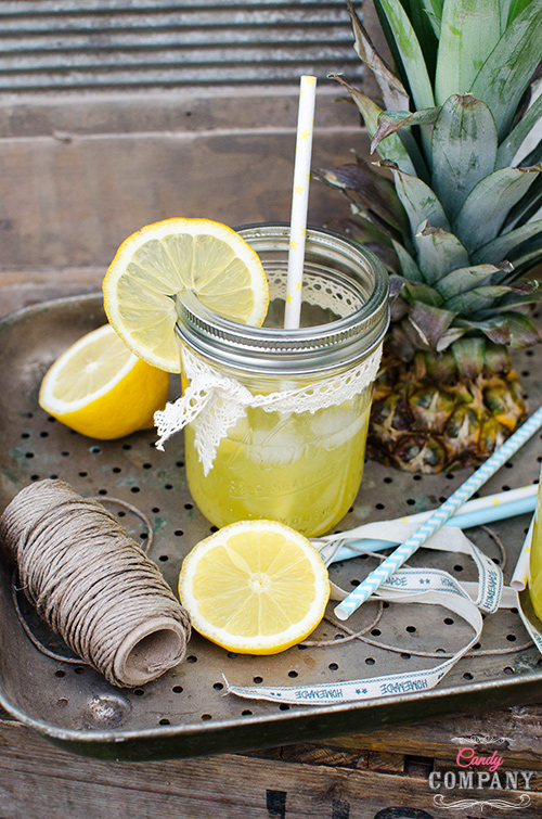 Pineapple lemonade drink