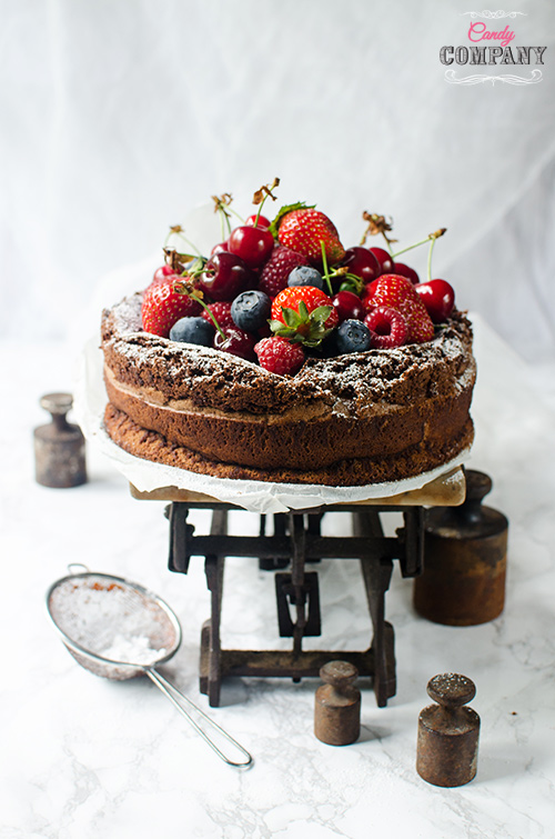 Moist chocolate olive oil cake, flourless & gluten free 
