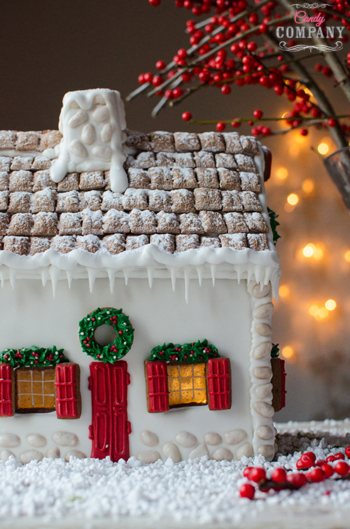 Gingerbread house step by step. Recipe and template, food photography by Candy Company