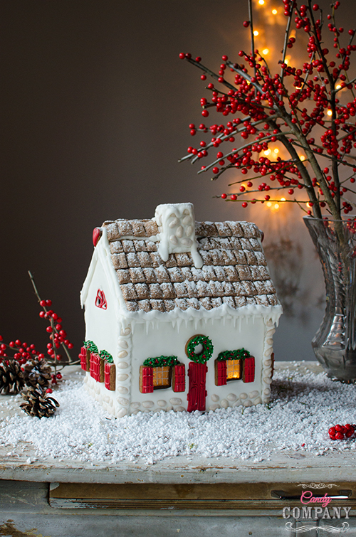 Gingerbread house step by step. Recipe and template, food photography by Candy Company