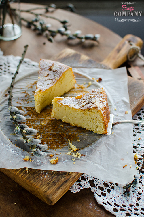 almond ricotta cake, flourless and gluten free. Food photography by Candy Comapny