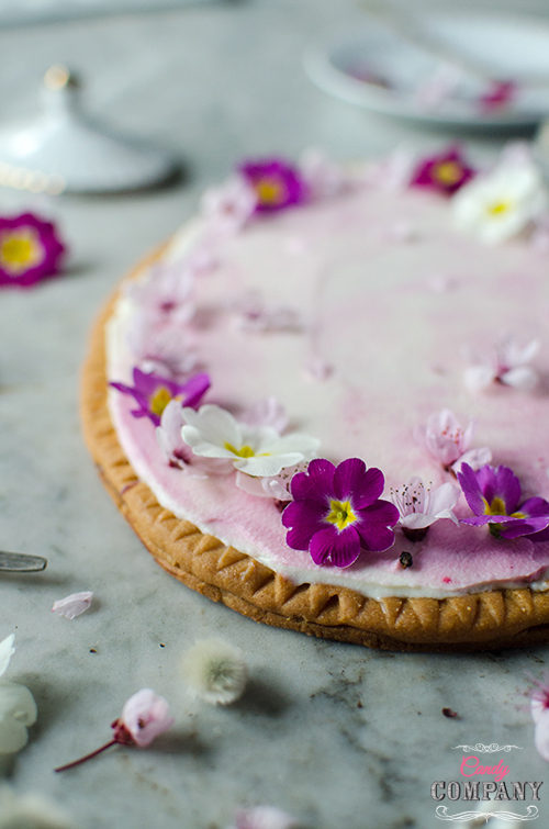 Easter hibiscus yoghurt tart. Mazurek. Food photography by Candy Company