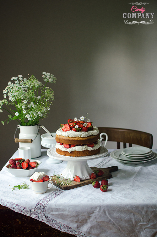 strawberry and sour cream layer cake recipe. Food photography by Candy Company